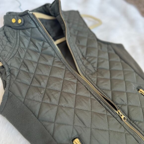 Me Jane Olive Green Women's Vest Size Small - Picture 8 of 10